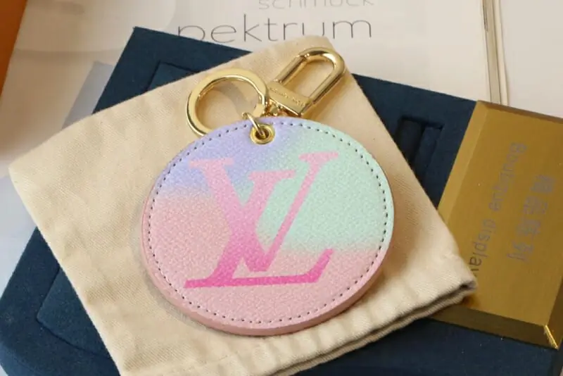 louis vuitton lv key holder and boucle de sac s_12621a33